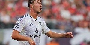 记者：那不勒斯基本谈妥霍伊伦合同，买断条款可能是强制性